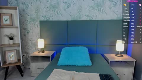 Lexie Thompson  online show from October 25, 12:49 pm