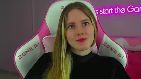 Lexi online show from November 25, 6:45 am