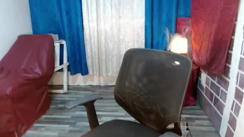 lexisecrets12 online show from January 28, 2:53 am