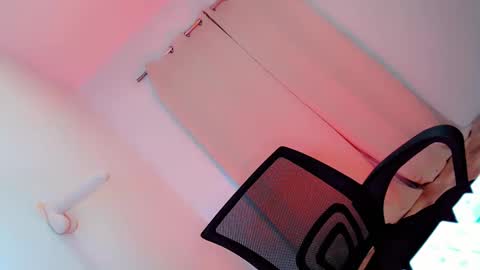 Snapshot of lexy_lore18 chatting on February 14, 3:54 am lexy_lore18 online show from February 14, 3:54 am