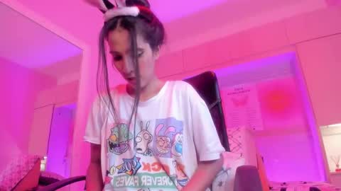 L I A  online show from October 12, 5:00 am