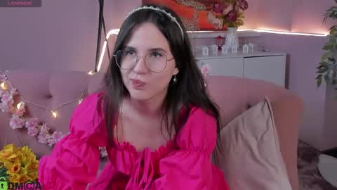 leylamirage online show from February 15, 4:26 am