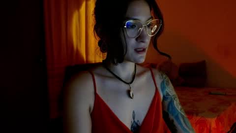 liliana online show from April 3, 7:15 am