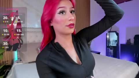 lia_corner online show from August 4, 8:38 pm