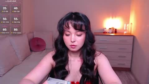 L I A online show from April 12, 4:11 pm