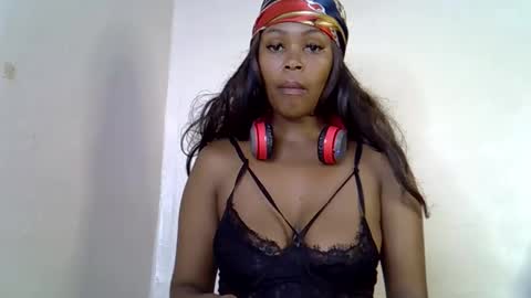 lia online show from October 24, 11:33 am