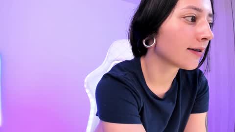 Snapshot of lia_queen610 chatting on February 25, 11:15 pm Little Queen Lia online show from February 25, 11:15 pm