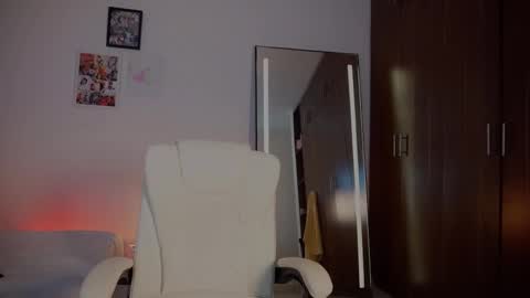 Lia  online show from October 5, 3:30 pm