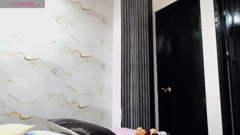 liaa_cams online show from June 26, 5:13 am