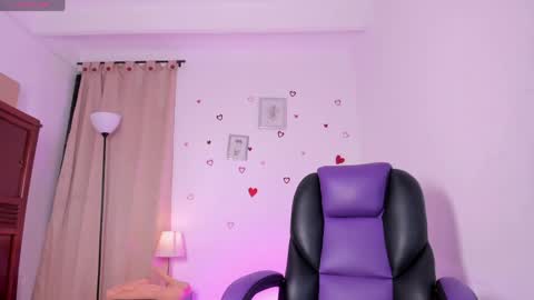 liaa moretzz online show from May 23, 1:01 am
