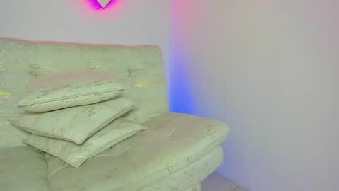 La  online show from May 26, 9:32 pm