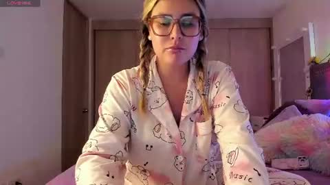 Lia  online show from July 19, 3:53 am