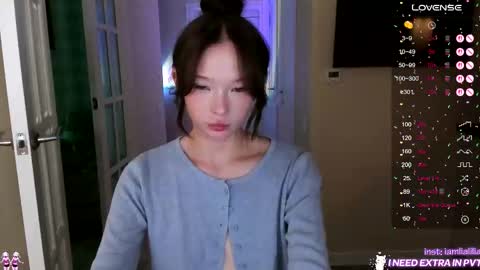 Snapshot of lialilia chatting on October 20, 2:33 pm lialilia online show from October 20, 2:33 pm