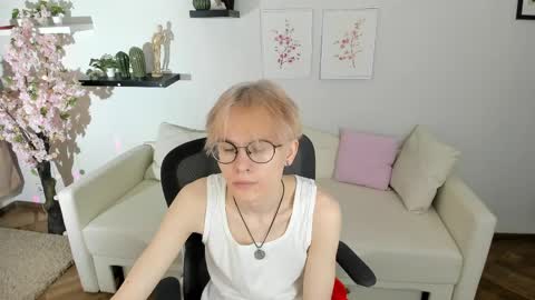 LIAM online show from April 14, 5:33 am