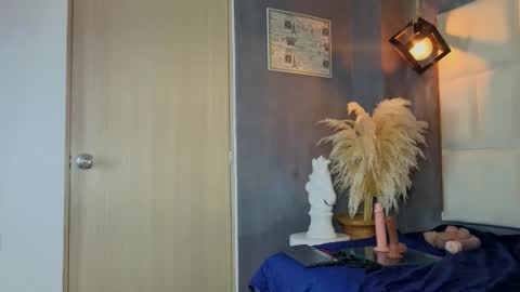 Liam forest  online show from February 4, 6:50 am