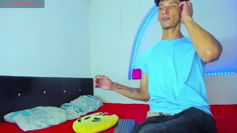 liam_mendoza online show from October 19, 7:07 pm