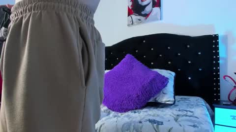 Call me Lian online show from April 10, 12:21 pm