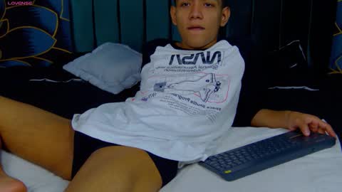 Liam online show from December 3, 12:50 pm