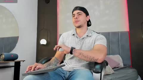 Liam online show from September 26, 8:06 pm