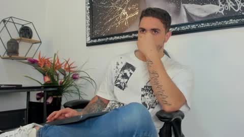 Liam online show from January 31, 1:12 pm