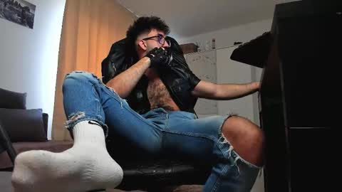 Liam online show from February 16, 8:01 am