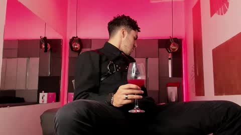 Liam online show from February 25, 1:36 pm