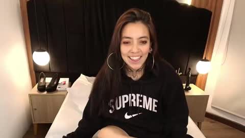 L I A M O N R O E online show from March 7, 12:27 pm