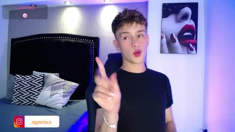 liam online show from April 9, 4:49 am