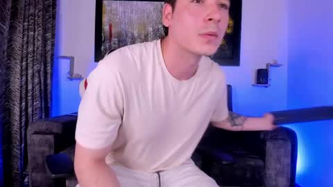 liamwyatt_ online show from April 30, 3:55 am