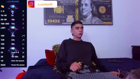    online show from December 4, 10:18 am