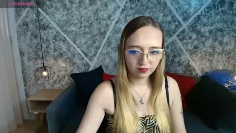 Lia Roberts online show from June 1, 1:45 pm