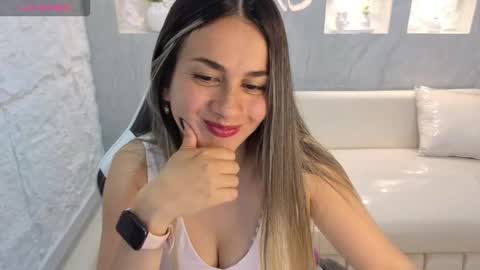 Snapshot of liat_white_tx chatting on October 24, 2:29 pm Online 800 to 1400 online show from October 24, 2:29 pm
