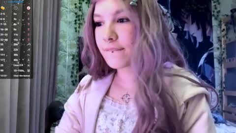 Snapshot of libbynading chatting on September 23, 7:53 pm Lola online show from September 23, 7:53 pm