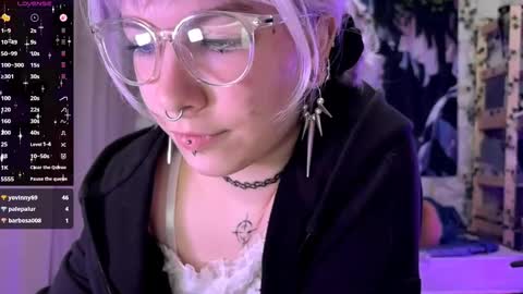 Snapshot of libbynading chatting on October 2, 8:40 pm Lola online show from October 2, 8:40 pm