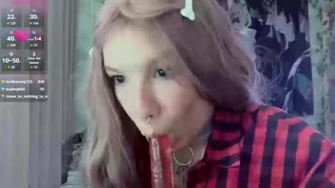 Snapshot of libbynading chatting on September 22, 7:51 pm Lola online show from September 22, 7:51 pm
