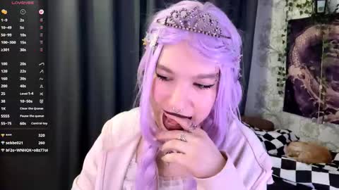 Snapshot of libbynading chatting on October 21, 8:23 pm Lola online show from October 21, 8:23 pm