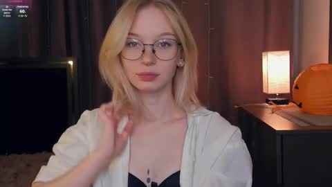 Snapshot of lidiaklemencic chatting on October 21, 7:39 pm Ann online show from October 21, 7:39 pm