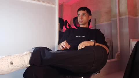 L I I A M online show from March 11, 9:34 am