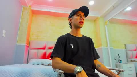 L I I A M online show from February 10, 4:08 am