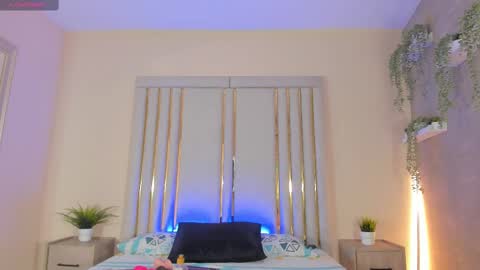 Snapshot of liincostelloo chatting on March 8, 7:42 pm liincostelloo online show from March 8, 7:42 pm