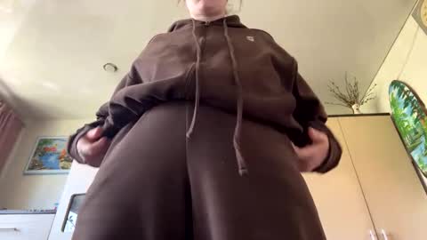 liissa207673 online show from May 16, 6:43 am
