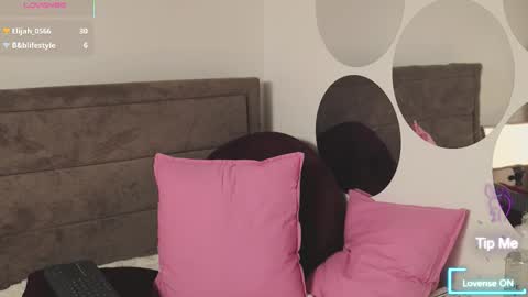 likaaberry online show from October 11, 5:01 am