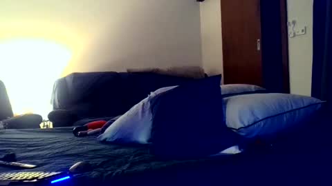 likthat121 online show from December 22, 1:00 pm