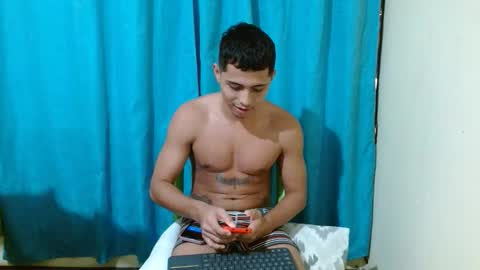 lil_condor_baby online show from November 15, 2:02 am