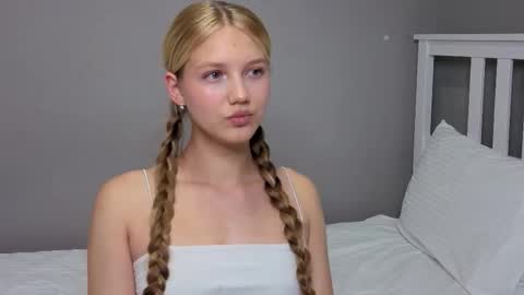 Emma online show from October 31, 11:21 am