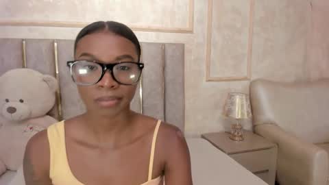 lila bailey  online show from November 11, 9:28 pm