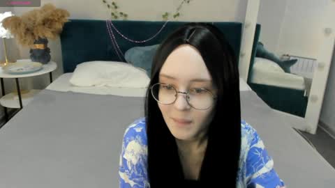 Lili online show from June 3, 3:20 am