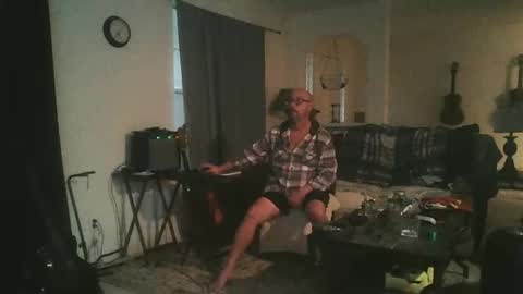 lildicksissy online show from November 15, 10:33 pm