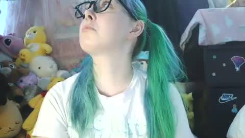 Snapshot of lilemmy1999 chatting on September 15, 11:17 pm emily ryanson online show from September 15, 11:17 pm