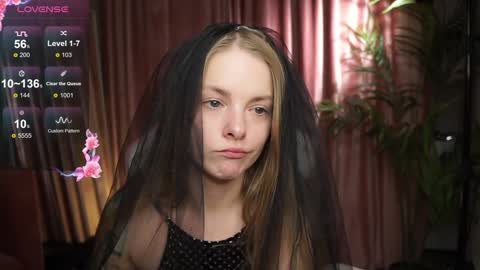 Lili online show from October 31, 6:08 pm